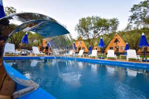 BADEM AĞACI BUGALOWLARI