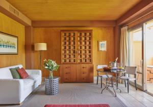 Standard Suite room in Rio Real Golf Hotel