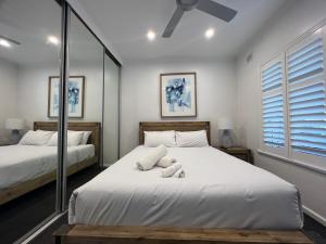 Beach apartment 1022 esplanade sea-views