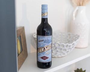 The Avenue Modern flat sleeps 6, free parking