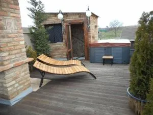 V ZAJEČSKEJ VĚŽI - Rakvice