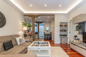 Bilbao Arte V with parking by Aston Rentals