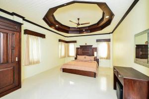 Unique&Nice 7BD pool villa in heart Nanai Patong