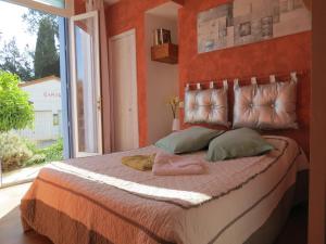 B&B / Chambres d'hotes DOMAINE DU SIESTOU WINE RESORT & spa : photos des chambres