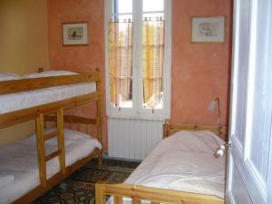 B&B / Chambres d'hotes DOMAINE DU SIESTOU WINE RESORT & spa : Appartement - Rez-de-Chaussée