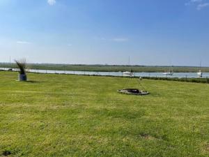 Maisons de vacances Maison avec piscine au milieu de la Baie d'Authie : photos des chambres