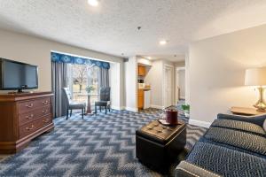 One-Bedroom King Suite room in The Grand Hotel