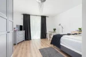 Elegant Pet-Friendly Studio in Krakow by Noclegi Renters - Zielonki