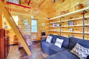 Cozy Upstate New York Getaway with Fire Pit!