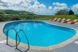 Farmhouse with heated pool Nr Tywyn - Llanegryn