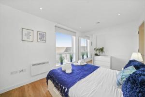 Stunning 3-Bedroom Flat with Parking