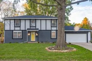 Modern Luxury 6-Bedroom Home with a Pool - Merriam