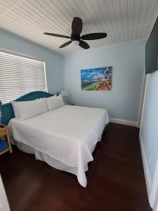 Duval Street Suite w parking and pool