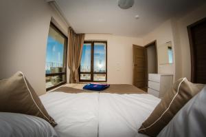 Premier Fort Cuisine - Full Board