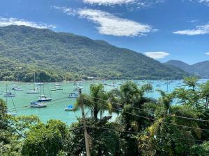RibeiraUbatuba: Refúgio com Linda Vista