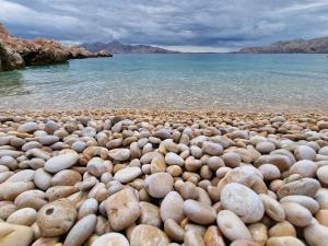 SWIM and CLIMB BAŠKA HOLIDAY HOUSE - island KRK