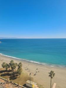 Malaga Sunshine Rentals - Beach Front Penthouse II - Fuengirola