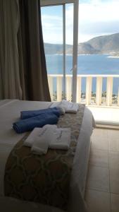 Lux Ketchy Villa , Heatable Infinity pool , Wifi , Sunset in Kalkan