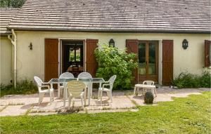 Maisons de vacances Awesome Home In Houlbec-cocherel With Wifi And 3 Bedrooms : photos des chambres