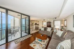 La Puerta 'Vacation' - Friends, Fun, Sun & Salty Air - Point Brittany