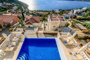 Lux Ketchy Villa , Heatable Infinity pool , Wifi , Sunset in Kalkan