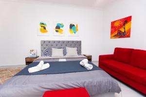 Modern central studio