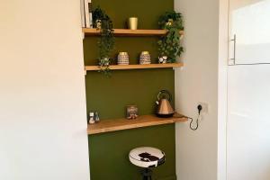 STUNNING SEASIDE RETREAT