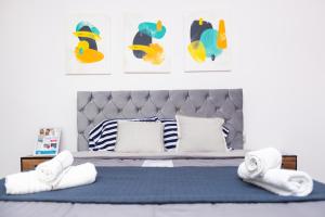 Modern central studio