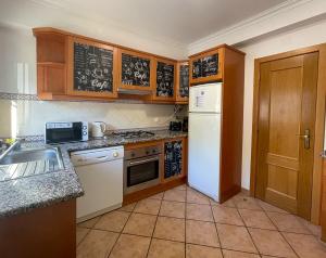 Moradia T3 Aguia Marina, com piscina e BBQ