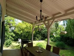 BalcsiHáz Badacsony - 鲍道乔尼特尔代米茨