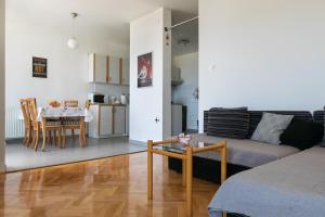 Apartment Dionis