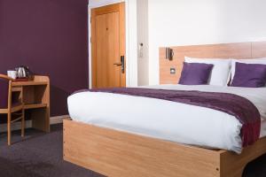 Superior Double Room room in Fox Connaught London ExCel