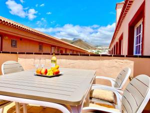!!! Relaxing View, The Heights Apartment With Terrace and Heated Pools, Los Cristianos