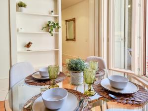 Inspiring City Center 1BR Apartment