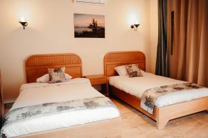 Tunis Pyramids Hotel - فندق اهرامات تونس