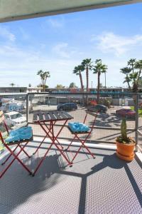 Funky Scottsdale Modern Micro Studio - Walk to OT