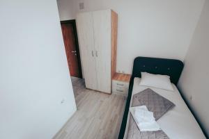 Nestor Apartments