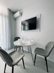 First line New Boulevard