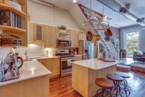 Kentucky Bourbon Loft about Downtown Louisville