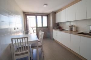 RentitSpain - Salobreña - Apartamento Oasis con Gym y Balcón
