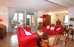 Appartements Awesome apartment in Orange with WiFi and 2 Bedrooms : photos des chambres