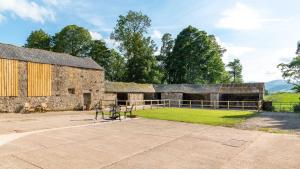 Ruecroft, Penruddock an Eco & dog friendly lodge with a hot tub, 10 minutes from Lake Ullswater
