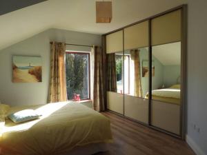 Peaceful, scenic family home