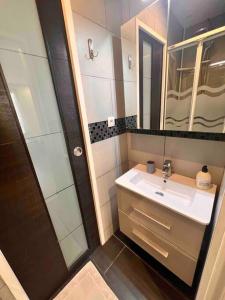 Appartements Beau T2 a Arcueil proche RER B. : photos des chambres