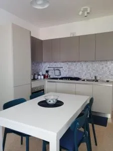 Orizzonte Marino Blu-vacanza ricca di colori - Isola di SantʼErasmo