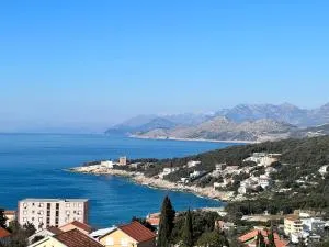 House with pool and sea view - Kaplanovići