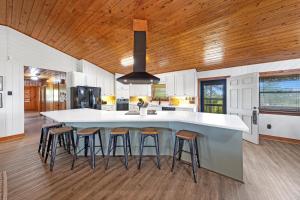 Wolf Bay House
