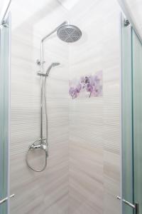 Apartment Purple Magic