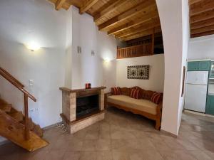 Kostas Village House