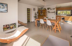 Maisons de vacances Stunning home in Lussas with WiFi and 3 Bedrooms : photos des chambres